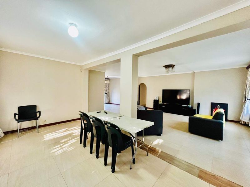 For Sale | The Wolds  | 4 Bedroom 2 Bathroom House - Photo 4