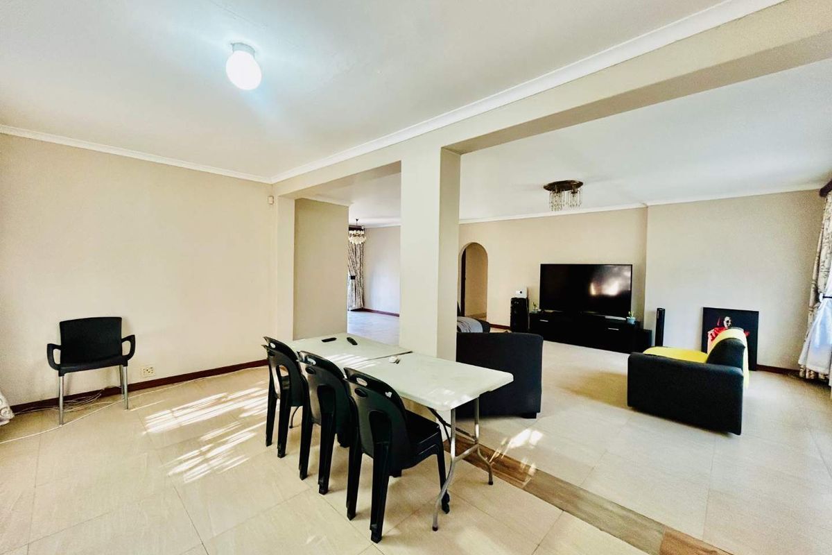 For Sale | The Wolds  | 4 Bedroom 2 Bathroom House - Photo 4