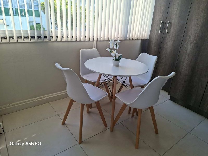 Be quick to view this stunning apartment - Photo 4