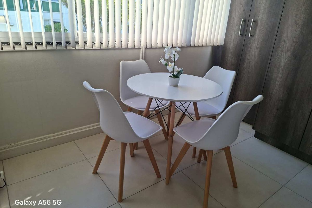 Be quick to view this stunning apartment - Photo 4