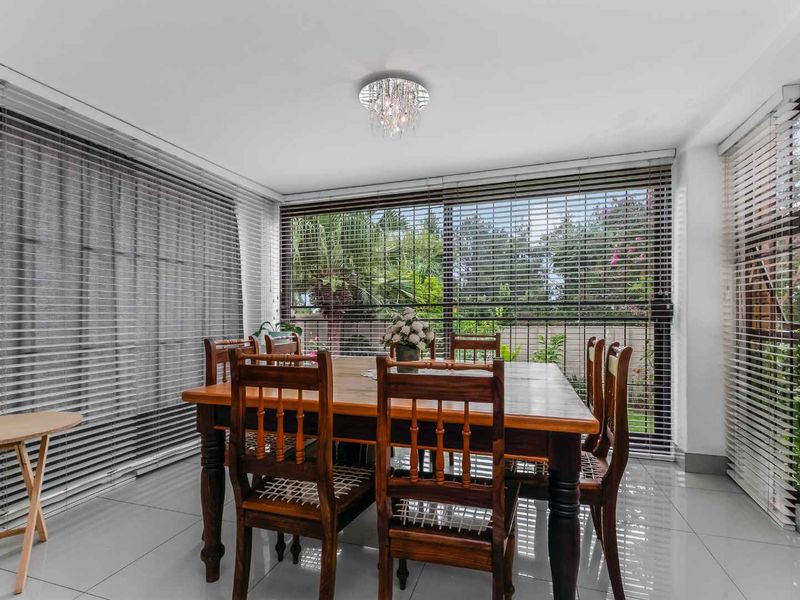 SINGLE-LEVEL LIVING IN A SECURE COMPLEX – THIS CAN BE YOUR NEXT HAPPY PLACE - Photo 6