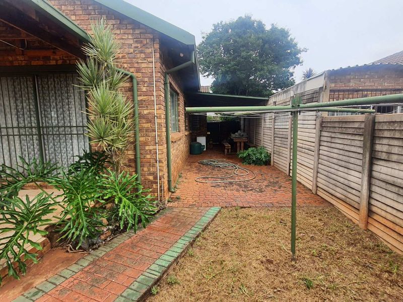 3-Bedroom, 2-Bathroom Home in Dooornpoort, Pretoria - Photo 9