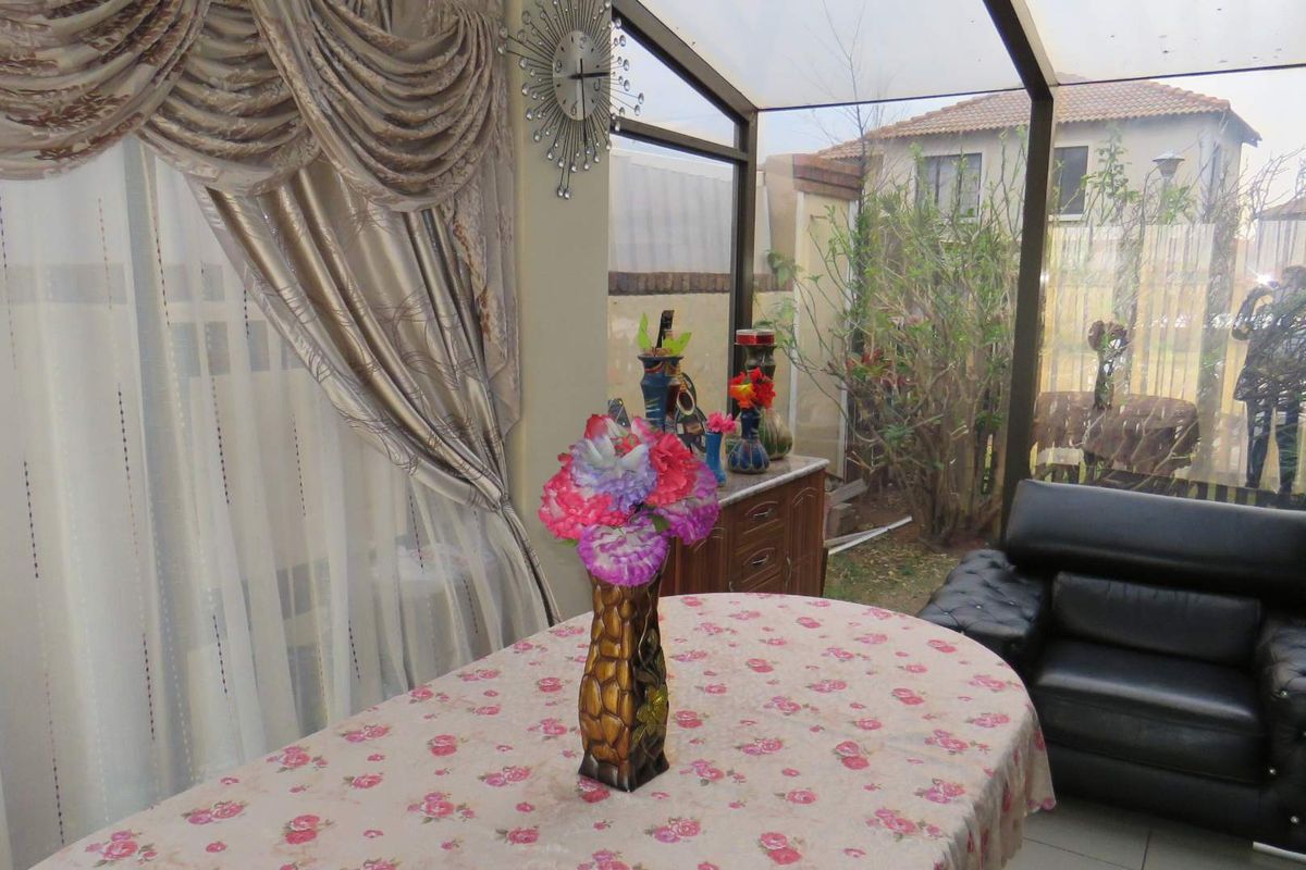 Your Family Oasis in Meyersig Awaits – Space, Security, and Lifestyle - Photo 5