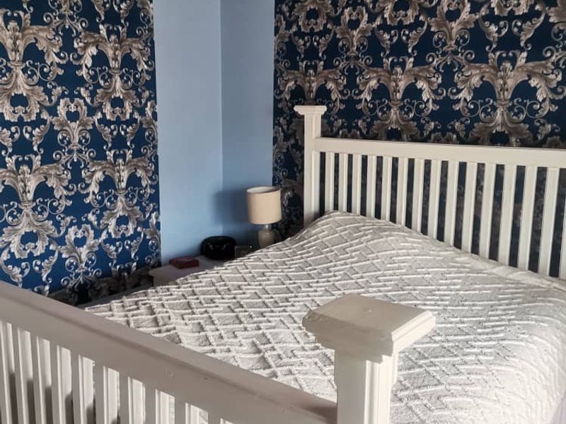 For sale - Vineta's Finest: Elegant 4-Bedroom Home with Top Amenities! - Photo 9