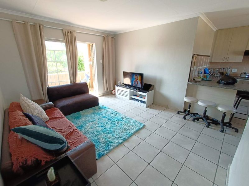 BEAUTIFUL THIRD FLOOR APARTMENT FOR SALE!!!!!! - Photo 8