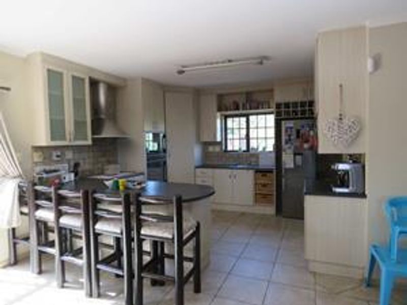 Elevate Your Lifestyle in This Stunning Three-Bedroom Home - Photo 4