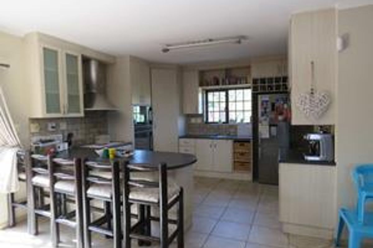 Elevate Your Lifestyle in This Stunning Three-Bedroom Home - Photo 4