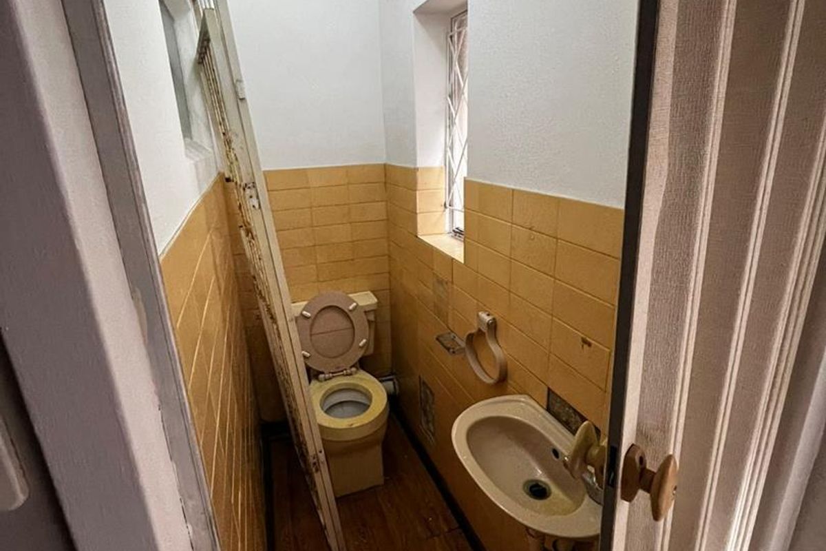 Refurbished 4 Bedroom Apartment in Central - Photo 4