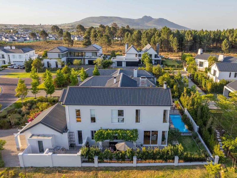 A Stylish Winelands Home with Character and Premium Finishes on Val de Vie Estate - Photo 3