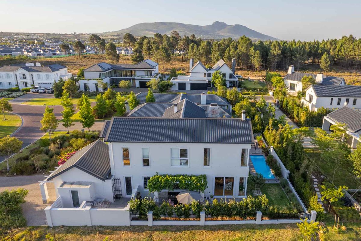 A Stylish Winelands Home with Character and Premium Finishes on Val de Vie Estate - Photo 3