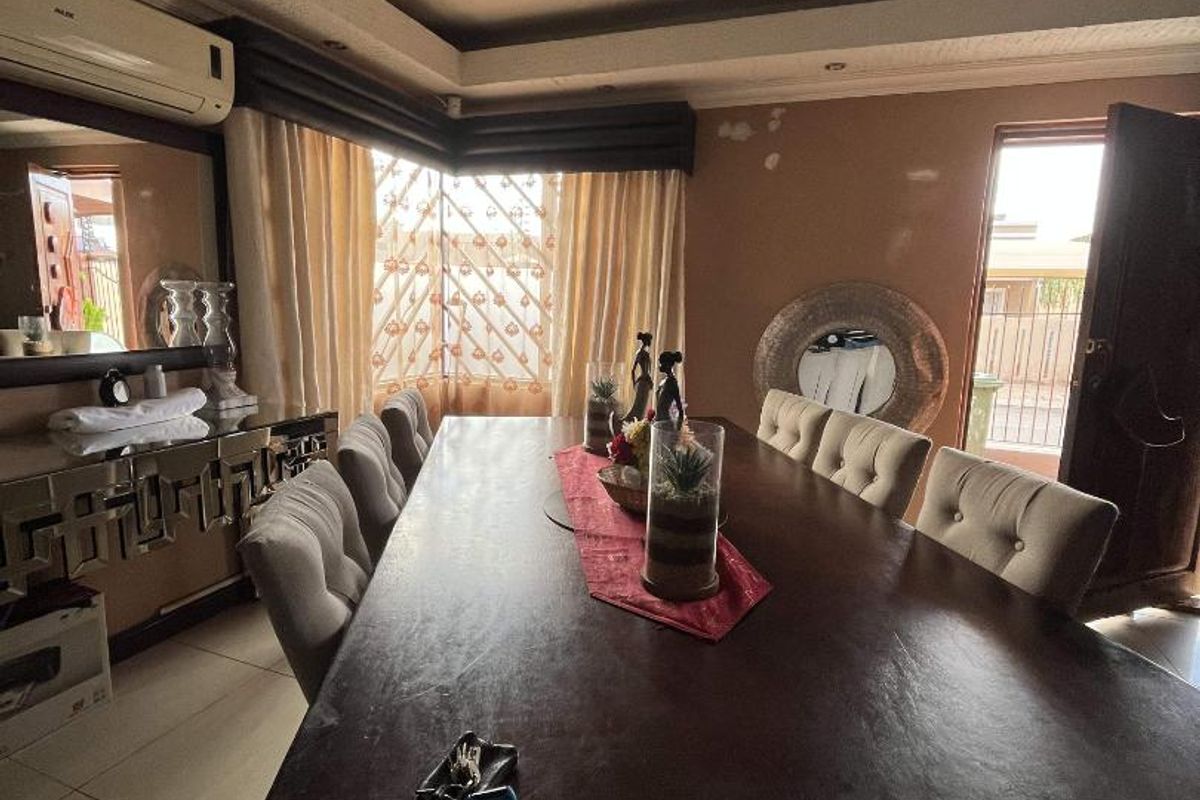 🏡✨ STUNNING FAMILY HOME FOR SALE IN CIMBEBASIA - Photo 5