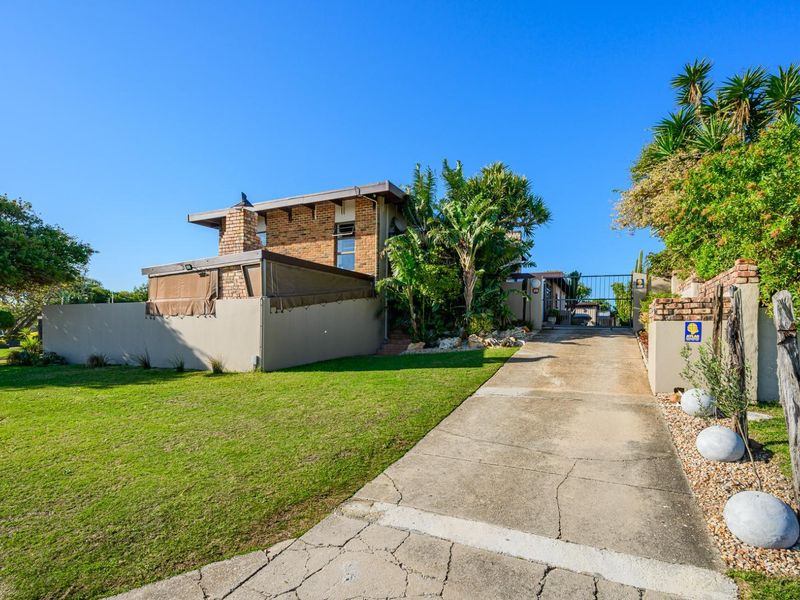 Large home with 5 flats - Photo 6