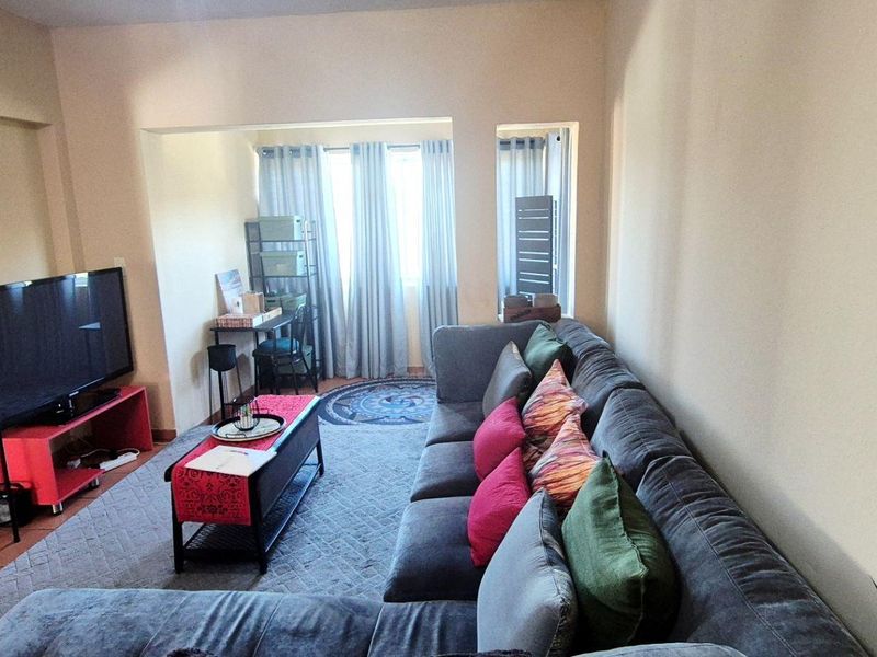 Ground Floor 3-Bedroom Townhouse in a Quiet Cul-de-Sac - Photo 2