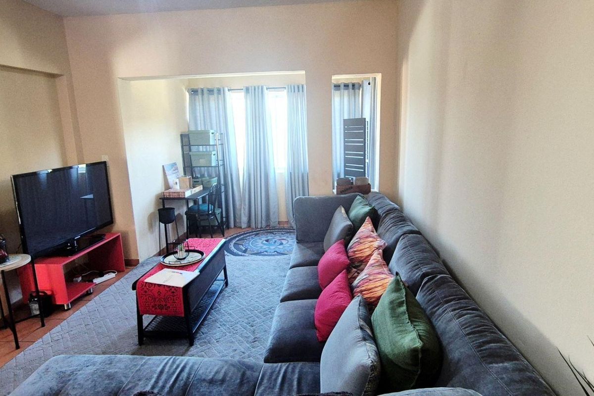 Ground Floor 3-Bedroom Townhouse in a Quiet Cul-de-Sac - Photo 2
