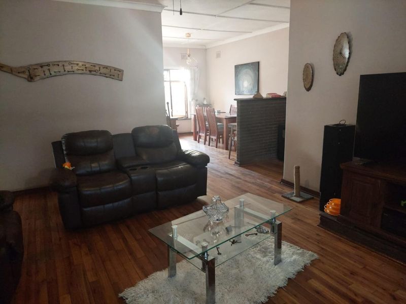 A most tempting buy in Yellowwood Park - Photo 7