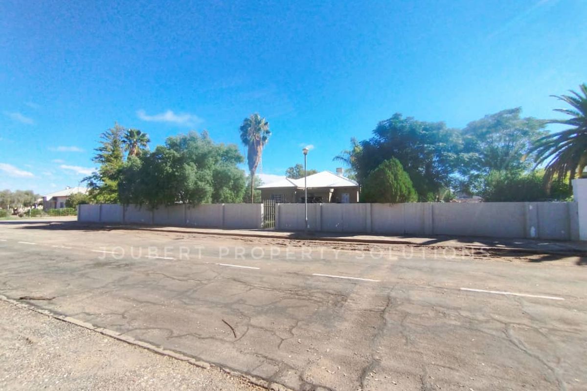 FAMILY HOME WITH  2 ADDITIONAL FLATLETS FOR SALE IN MARIENTAL - Photo 2