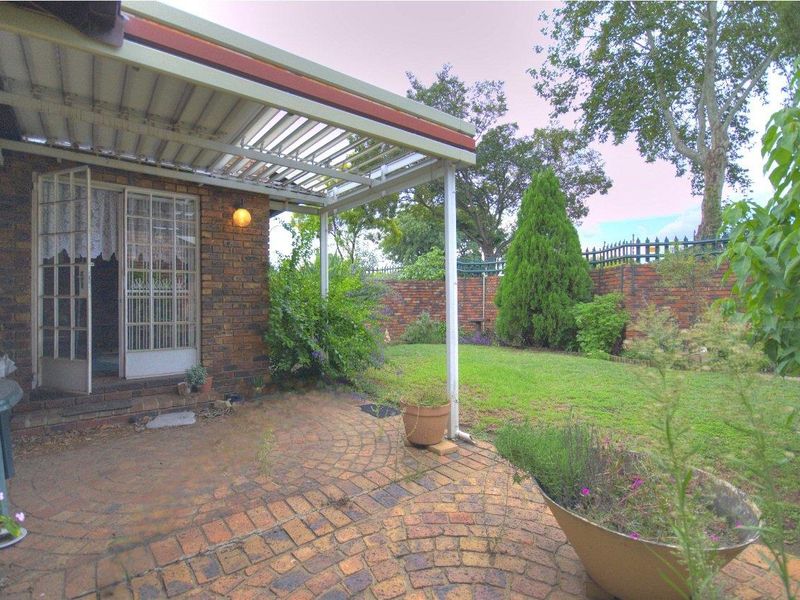 2 bed 2 bath pet friendly simplex!! - Photo 4