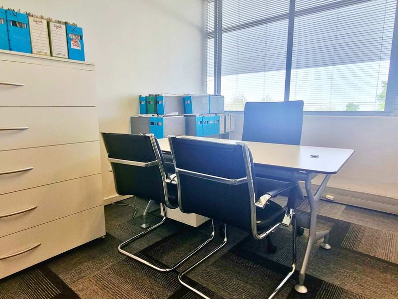 Office to Let | First-Floor Suite | La Lucia Ridge | ±300.90 m2 | R195/m2 (Gross, ex VAT) - Photo 7