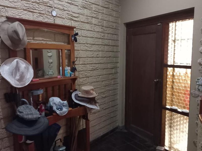 Spacious Family Home with Granny Flat – Your Dream Lifestyle Awaits! - Photo 5