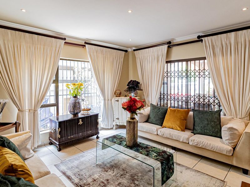 Elegant Bedfordview Duplex: A Family Haven! - Photo 5