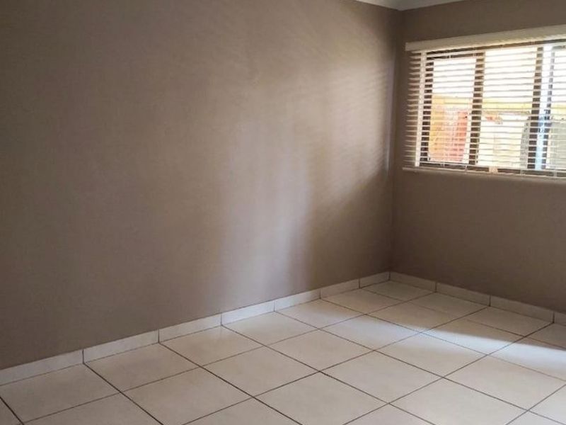 3 Bedroom House for sale in Risecliff - Photo 10