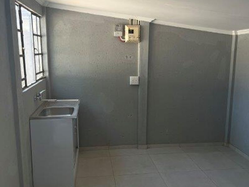 1 BEDROOM COTTAGE TO RENT IN CAPITAL PARK - Photo 3