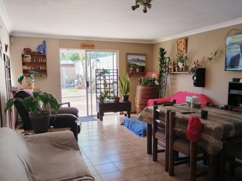 4 Bedroom House For Sale in Bothasig - Photo 7