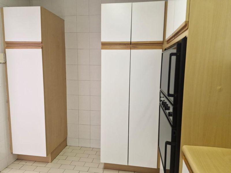 Calling over 50’s for a bright and light 2 bedroom unit at The Manor - Photo 8