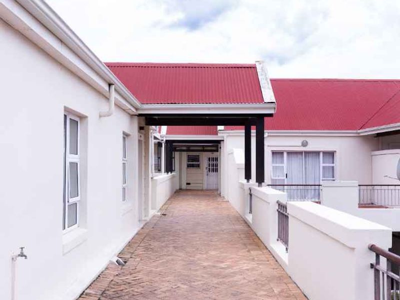 Comfortable Living - Photo 10