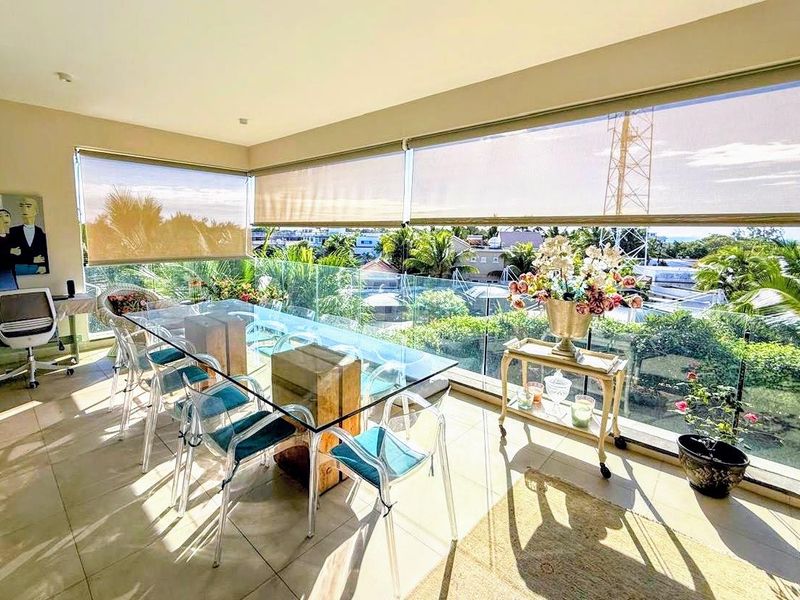 Elevated Island Living with a Front-Row Seat to Coin de Mire - Photo 2