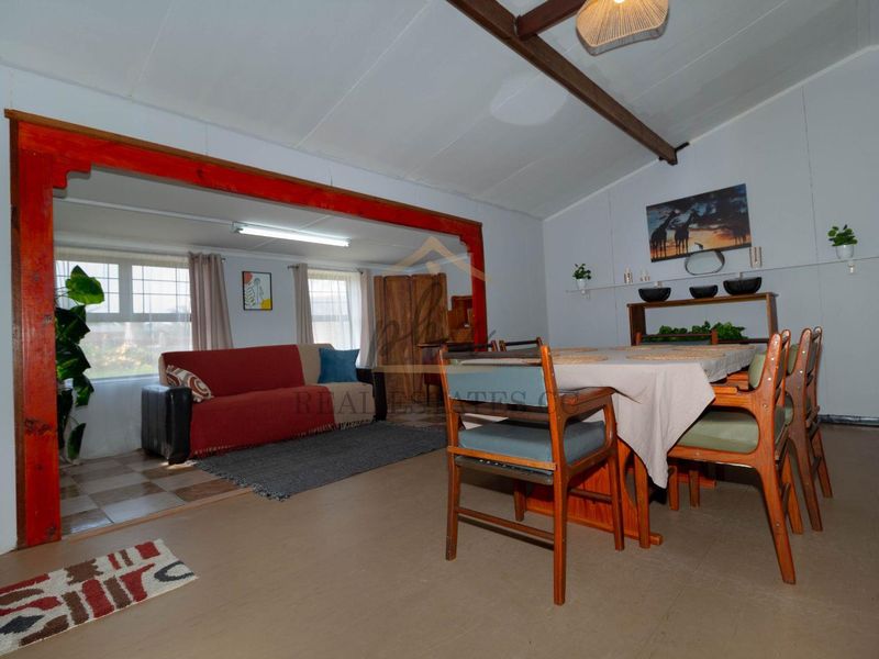 3-Bedroom Family Home with Flat - Photo 6