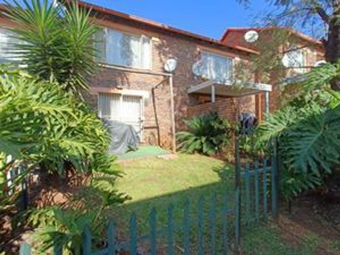 Property #2175869, Townhouse Pending Sale in Hennopspark