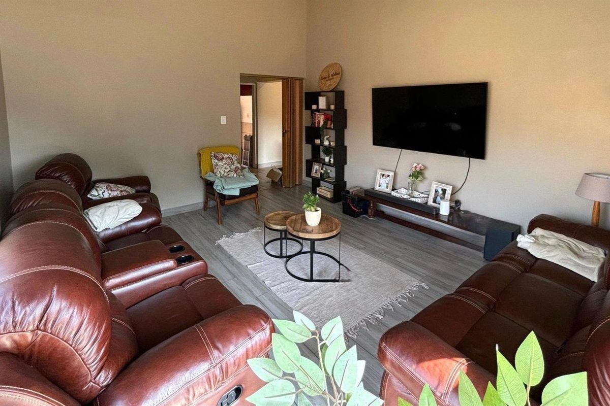 Welcome Home! The Perfect Townhouse for Newlyweds or Those Ready to Downsize - Photo 4