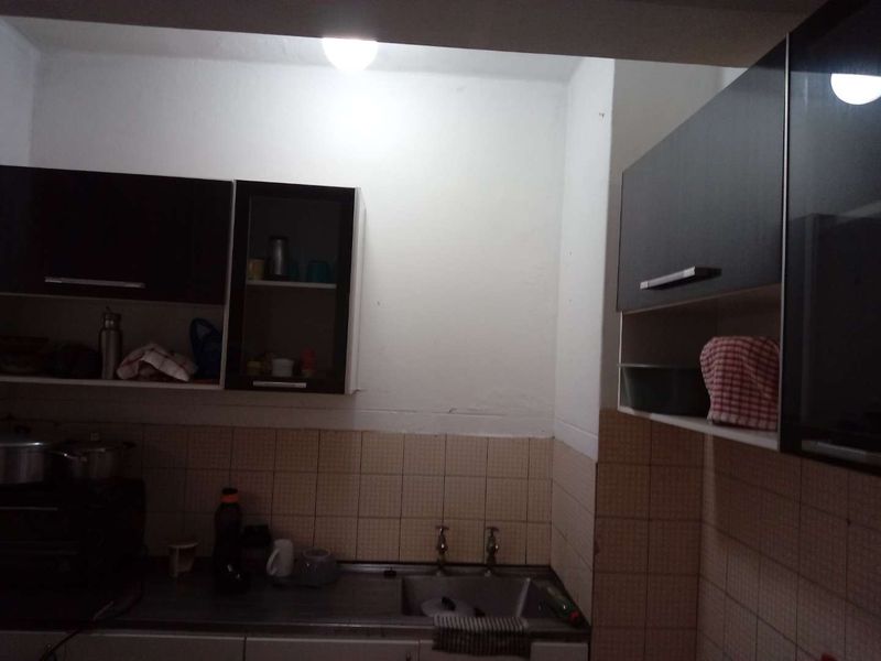 An investor's dream - bachelor apartment in South Beach for sale! - Photo 4