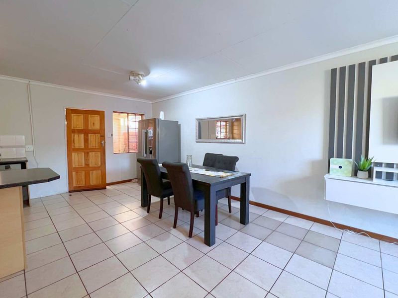 Elegant 3-Bedroom Townhouse for Sale in Montana - Photo 8