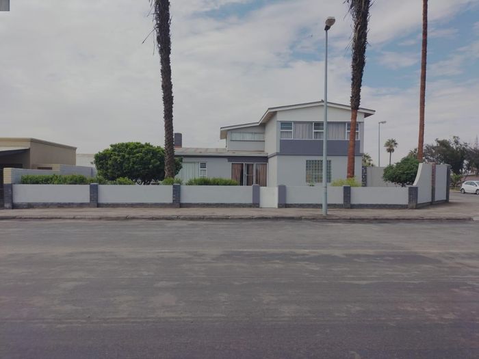 Property #2485257, House For Sale in Walvis Bay Central