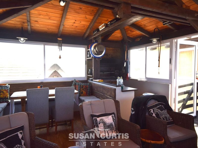 WATERFTONT 3 BEDROOM HOUSE IS FOR SALE - Photo 4