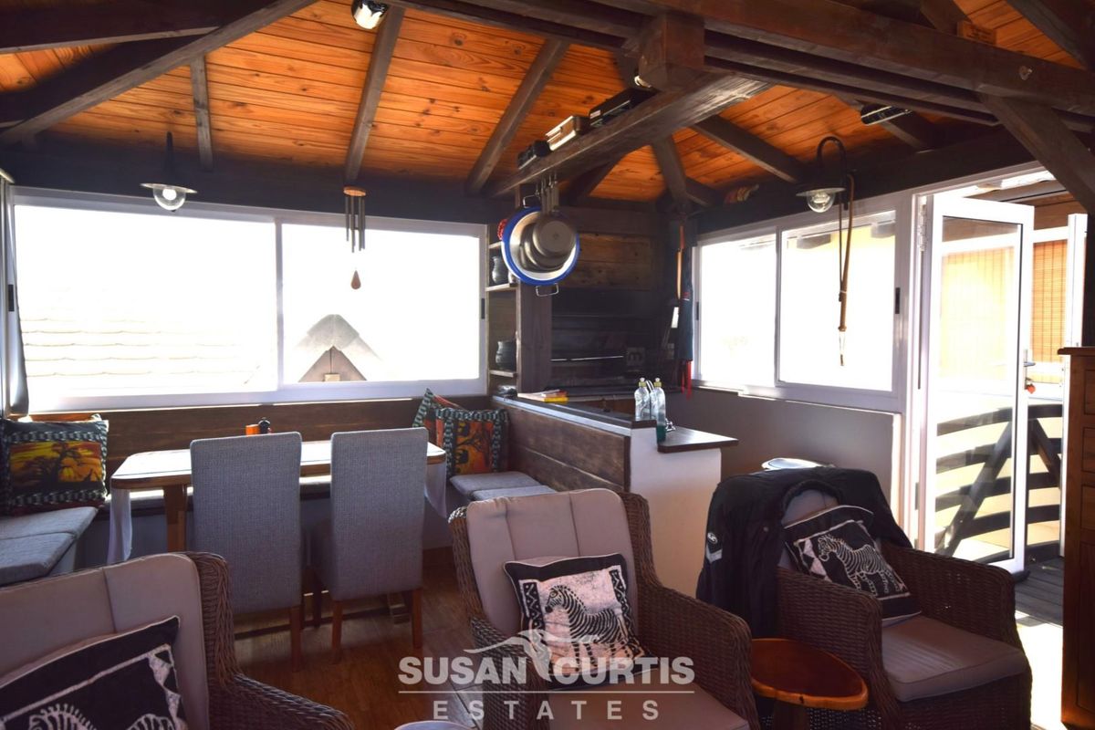 WATERFTONT 3 BEDROOM HOUSE IS FOR SALE - Photo 4