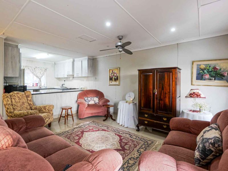 Level land pet friendly simplex - Photo 10