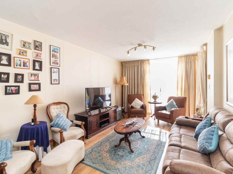 3 BEDROOM GROUND FLOOR FLAT - Photo 10