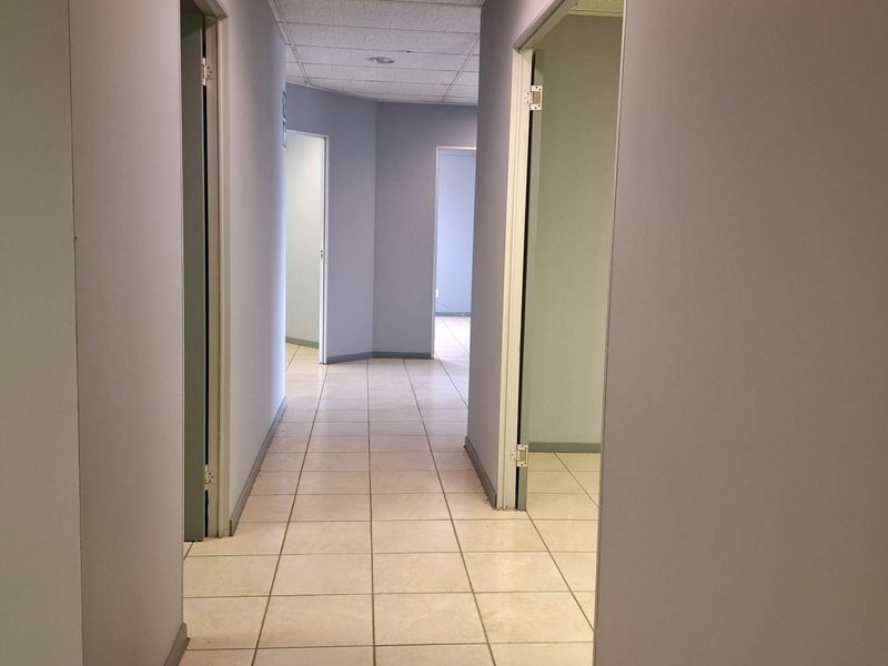 **Spacious Office Space Available for Lease** - Photo 6