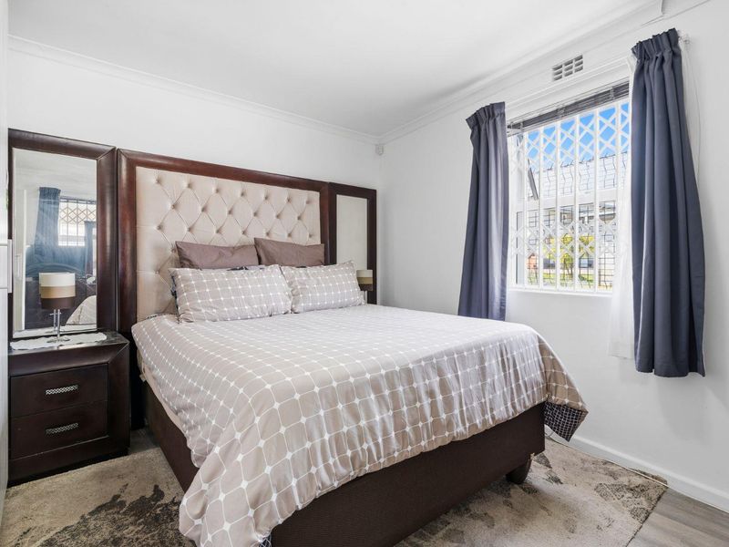 Three Bedroom Family Home - Photo 8