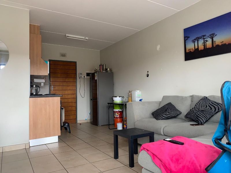 Secure Living: 2-Bedroom Apartment Close to Amenities - Photo 3