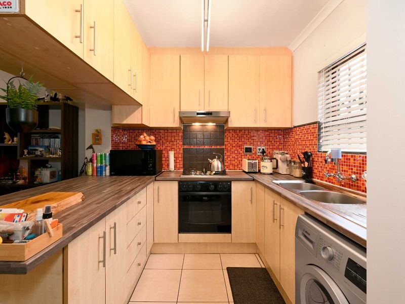 Secure and Spacious 2-Bedroom Townhouse in Parklands - Photo 5
