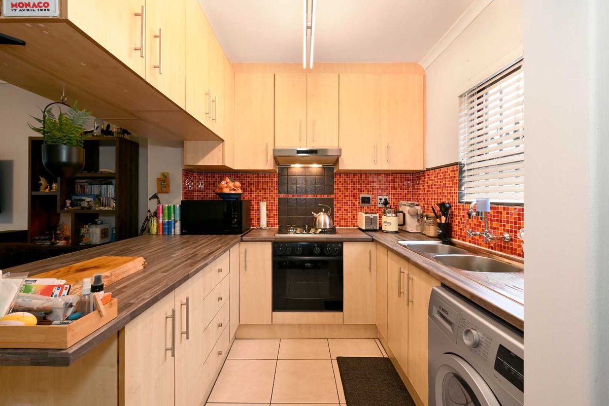 Secure and Spacious 2-Bedroom Townhouse in Parklands - Photo 5
