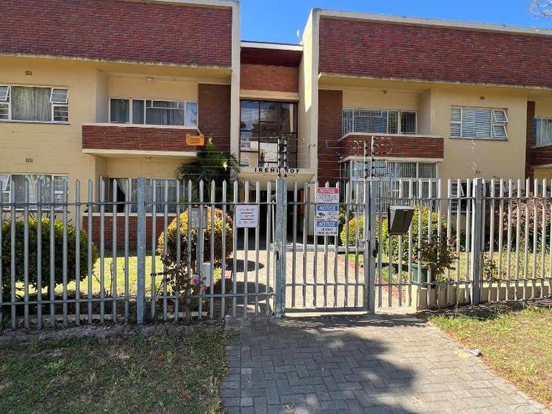 2 Bedroom Flat For Sale In Silveroaks Kuils River - Photo 2