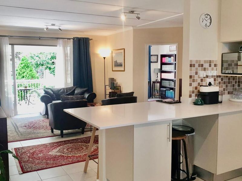 Newly renovated townhouse. - Photo 4