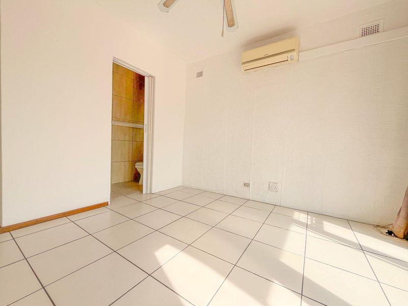 Hendra Estates Presents: Spacious 2-Bedroom Apartment with Sea Views - Photo 9