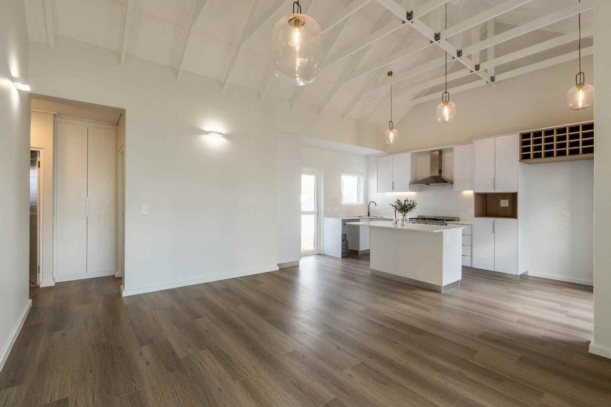 Modern 3-Bedroom Home in Bergenhof Village, Paarl - Photo 3