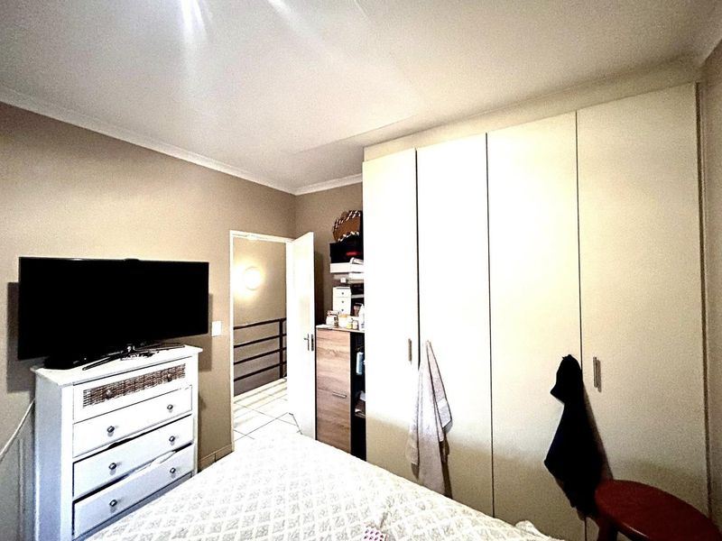 2 Bedroom Townhouse For Sale in Rocky Crest - Photo 6